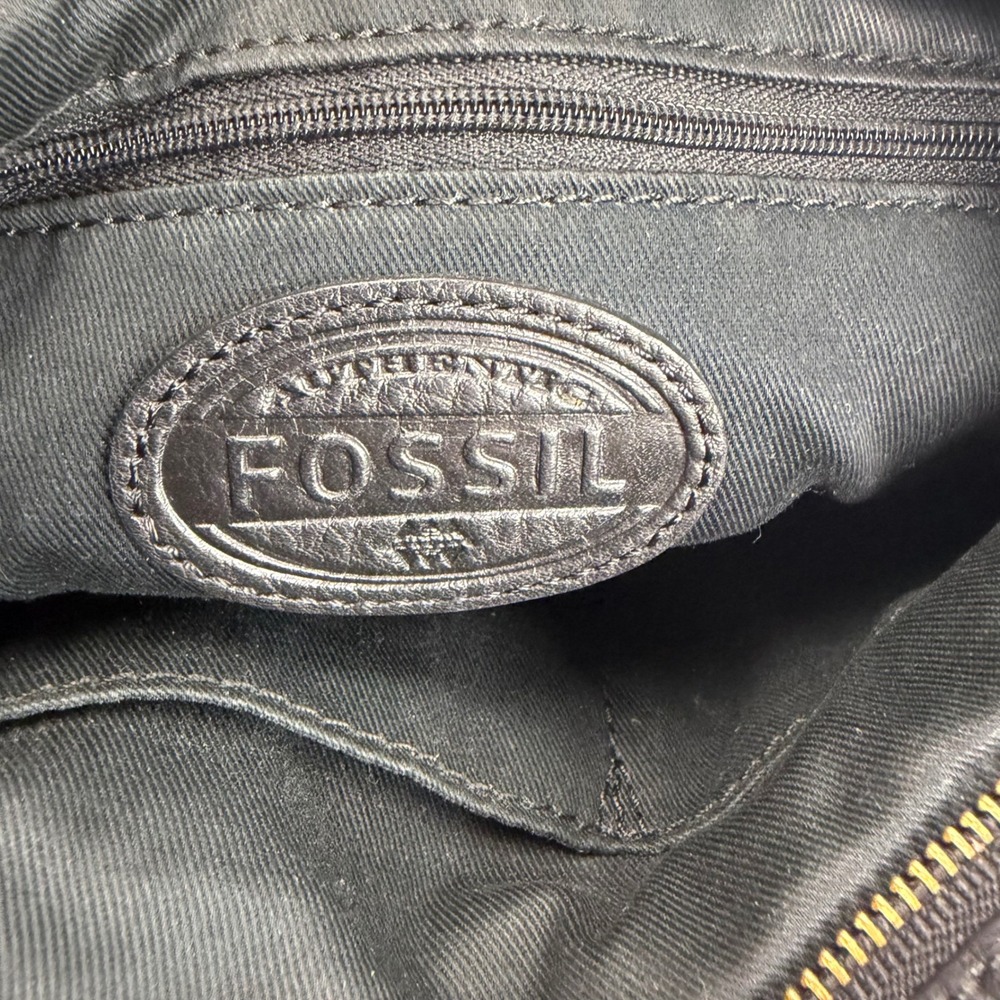 Fossil Black Pebbled Leather Crossbody Bag Expandable Brass Key Charm Messenger - Picture 13 of 14